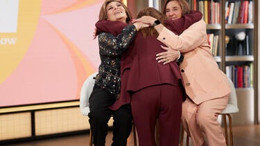 Drew Surprises Two MetLife Stadium Security Guards Who She Met at a Taylor Swift Concert | Drew Gooders