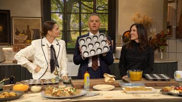 Drew Barrymore and Ross Mathews Learn Surprising Food Hacks Using Muffin Tins! 