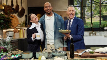 The Drew Barrymore Show Audience Members Go Head-to-Head in Mardi Gras King Cake Challenge to Win Big!