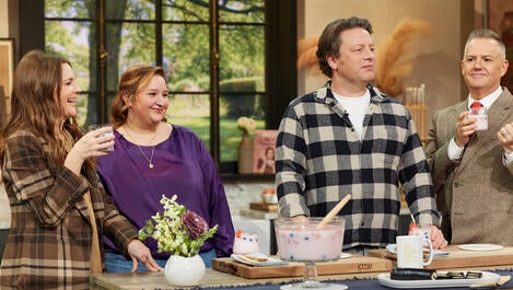 Drew and Jamie Oliver Try Viral TikTok Recipes Including Cookies and Cream Sushi