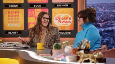 Drew Barrymore & Valerie Bertinelli React to People Who Arrive at Parties too Early