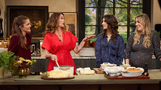 Teri Hatcher, Emerson Tenney, Andrea Bowen